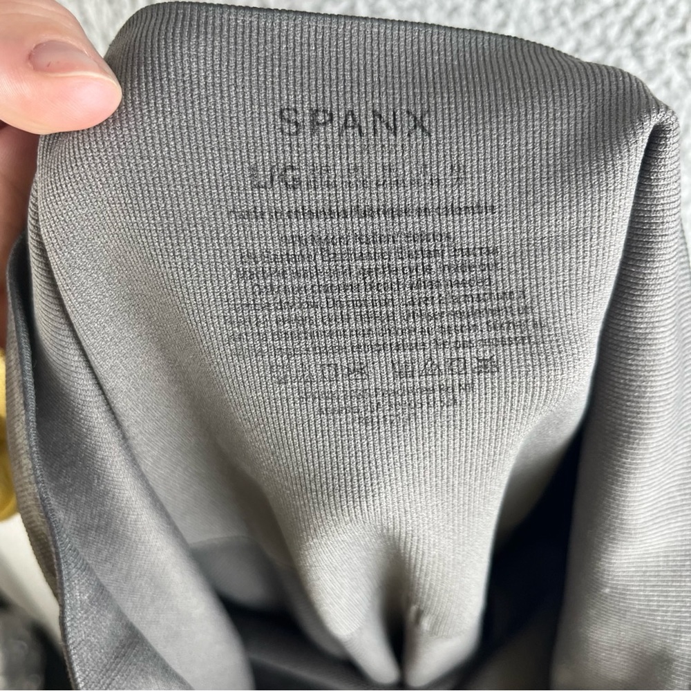 Spanx Women’s Look at Me Now Seamless Cropped Sage Camo Leggings Size Large - Picture 5 of 12